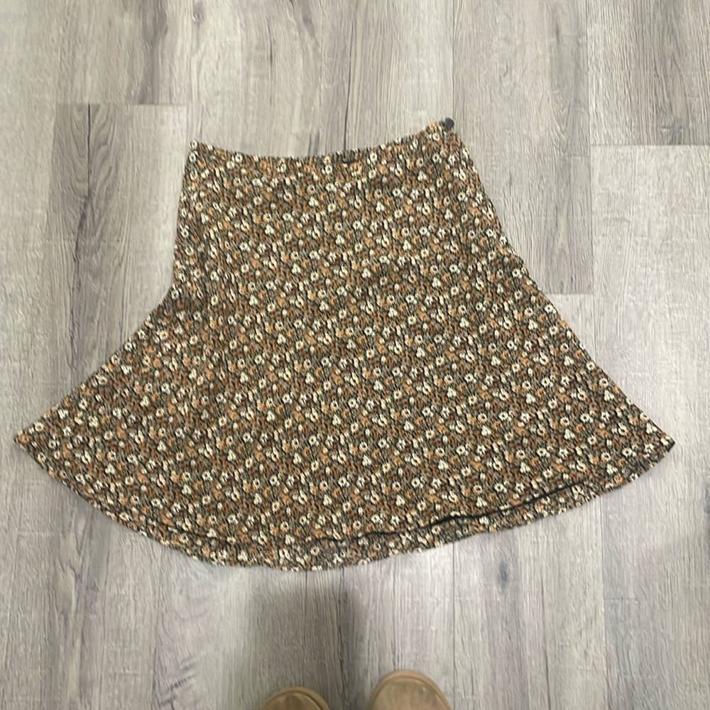 EUC Express Campaignie Internationale Brown Floral Yellow Skirt Small